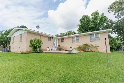 Exterior - 512 N Express St, Paris, AR 72855 photo 4 of 4