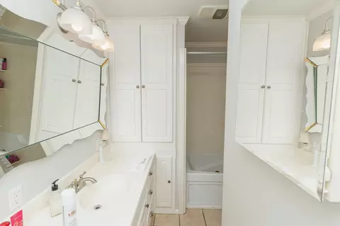 Bath - 512 N Express St, Paris, AR 72855 photo 1 of 2
