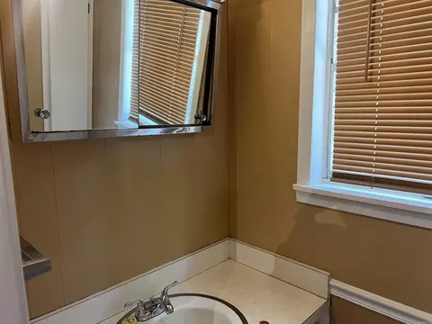 Bath - 4511 W 28th, Pine Bluff, AR 71603 photo 1 of 2