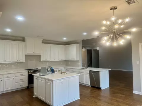 Kitchen - 3210 Steeplechase Cir, Bryant, AR 72022 photo 2 of 2