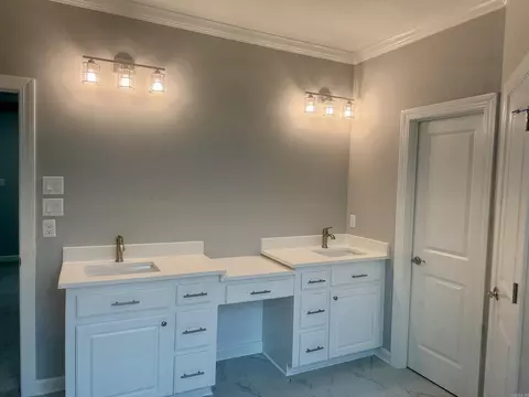 Bath - 3210 Steeplechase Cir, Bryant, AR 72022 photo 2 of 5