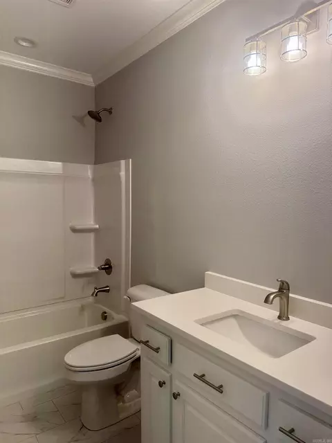 Bath - 3210 Steeplechase Cir, Bryant, AR 72022 photo 4 of 5
