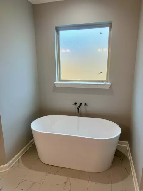 Bath - 3210 Steeplechase Cir, Bryant, AR 72022 photo 3 of 5