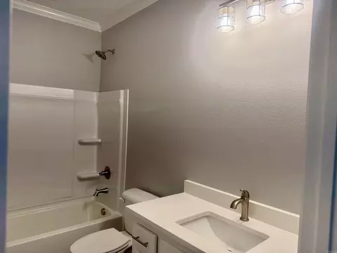 Bath - 3210 Steeplechase Cir, Bryant, AR 72022 photo 5 of 5