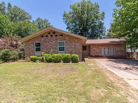 1303 Arrowhead Pl, Pine Bluff, AR 71603 photo 1