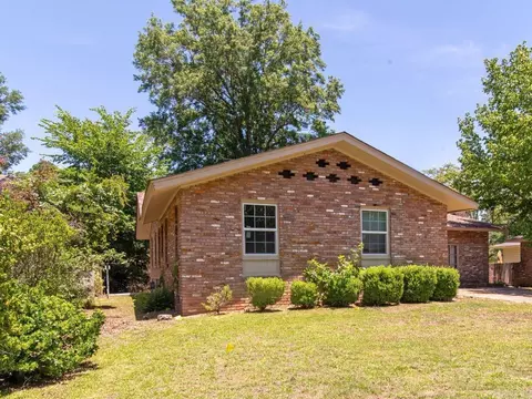 1303 Arrowhead Pl, Pine Bluff, AR 71603 photo 2