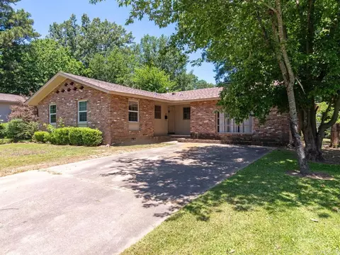 1303 Arrowhead Pl, Pine Bluff, AR 71603 photo 3