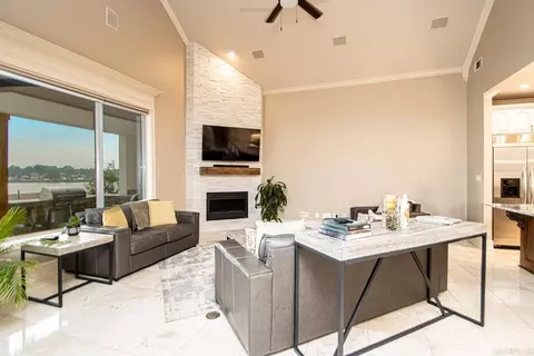 Living - 6512 Westminster, Benton, AR 72019 photo 2 of 3