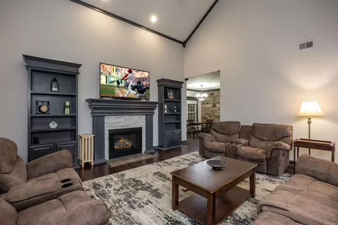 Living - 5212 Carribean Dr E, Benton, AR 72019 photo 2 of 2
