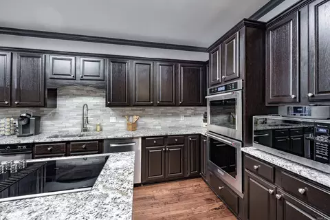 Kitchen - 5212 Carribean Dr E, Benton, AR 72019 photo 3 of 5