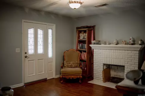 604 E Highland Ave, Malvern, AR 72104 photo 4