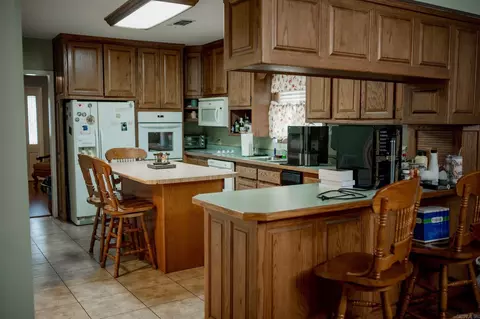 604 E Highland Ave, Malvern, AR 72104 photo 3