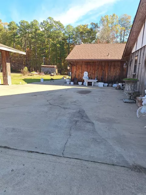 Exterior - 7001 Gibbins Rd, Pine Bluff, AR 71603 photo 2 of 8