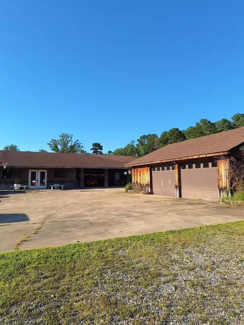Exterior - 7001 Gibbins Rd, Pine Bluff, AR 71603 photo 3 of 8