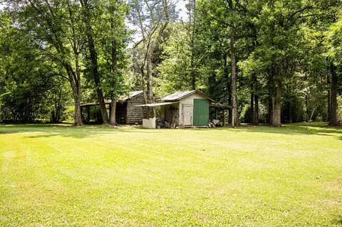 Exterior - 1509 W Pine St, Warren, AR 71671 photo 3 of 6