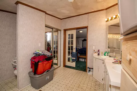 Bath - 1509 W Pine St, Warren, AR 71671 photo 4 of 4