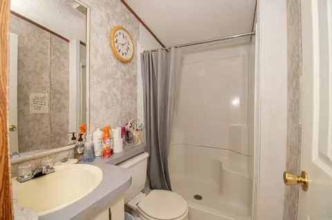 Bath - 1509 W Pine St, Warren, AR 71671 photo 1 of 4