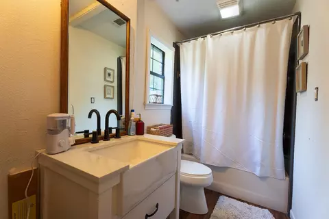 Bath - 507 Robin Rd, White Hall, AR 71602 photo 3 of 3