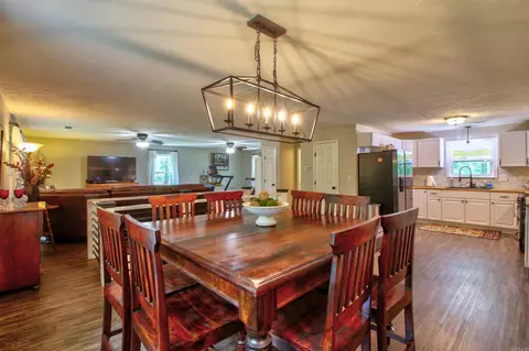 Dining - 10820 Goodwin Rd, Benton, AR 72019 photo 4 of 7
