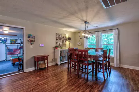 Dining - 10820 Goodwin Rd, Benton, AR 72019 photo 2 of 7