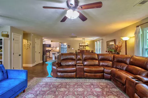 Living - 10820 Goodwin Rd, Benton, AR 72019 photo 7 of 7