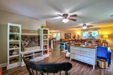 Living - 10820 Goodwin Rd, Benton, AR 72019 photo 1 of 7