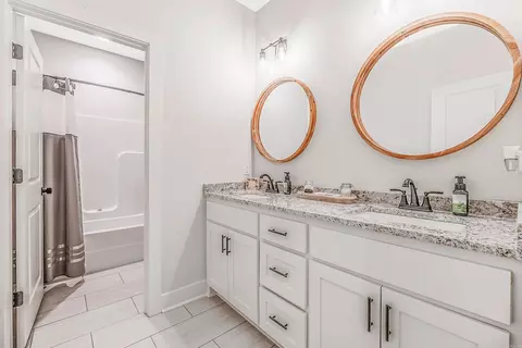 Bath - 10593 Hinds Rd, Benton, AR 72019 photo 5 of 6