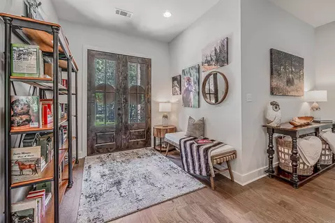 Entry Way - 10593 Hinds Rd, Benton, AR 72019 photo 1 of 2