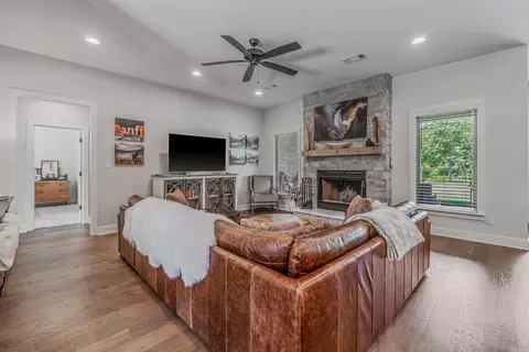 Living - 10593 Hinds Rd, Benton, AR 72019 photo 1 of 3