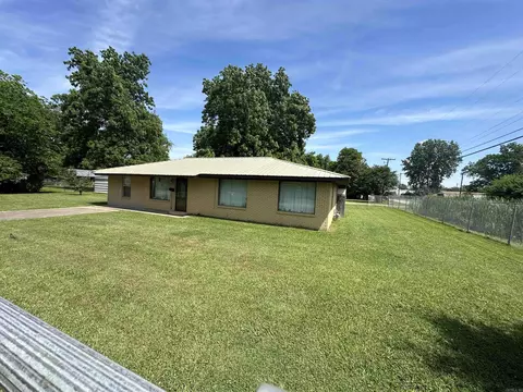 321 Wolff, Dumas, AR 71639 photo 1