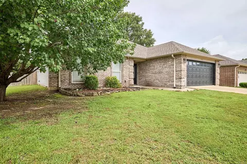 302 Queen Elizabeth Dr, Haskell, AR 72015 photo 2