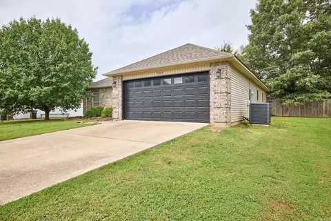 302 Queen Elizabeth Dr, Haskell, AR 72015 photo 3