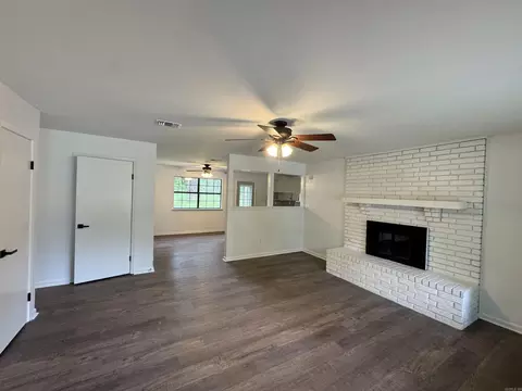 2611 Janet, Benton, AR 72015 photo 4
