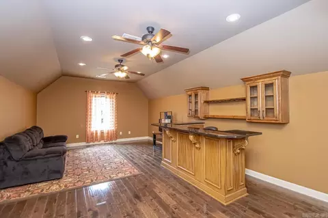Living - 820 Raney Rd, Benton, AR 72019 photo 2 of 2