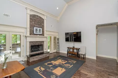 Living - 820 Raney Rd, Benton, AR 72019 photo 1 of 2