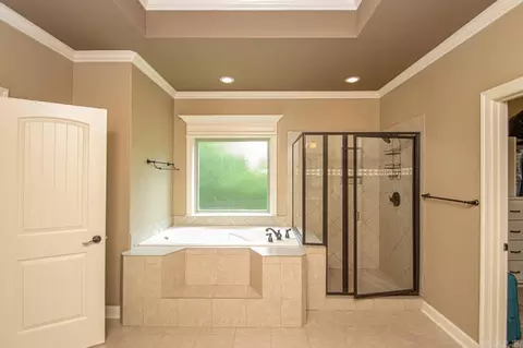 Bath - 820 Raney Rd, Benton, AR 72019 photo 4 of 8