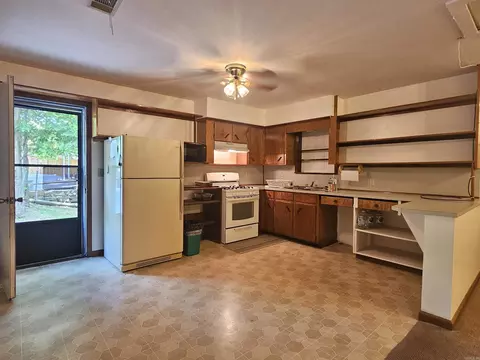 611 Walnut St, Leslie, AR 72645 photo 11