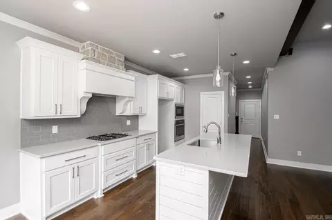 Kitchen - 2230 Abigail Dr, Bryant, AR 72019 photo 7 of 8
