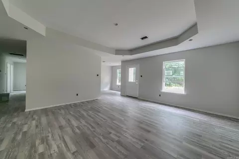 Living - 509 E Mississippi St, Beebe, AR 72012 photo 2 of 5