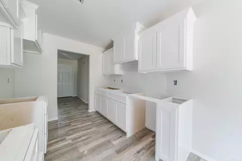 Entry Way - 509 E Mississippi St, Beebe, AR 72012 photo 4 of 6