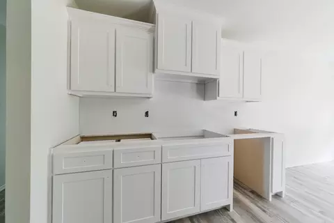 Kitchen - 509 E Mississippi St, Beebe, AR 72012 photo 1 of 1