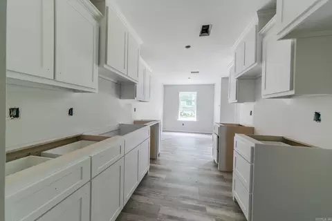Entry Way - 509 E Mississippi St, Beebe, AR 72012 photo 5 of 6