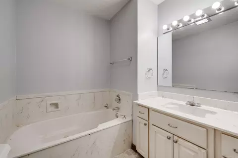 Bath - 1908 Berry Place Dr, Conway, AR 72032 photo 3 of 3