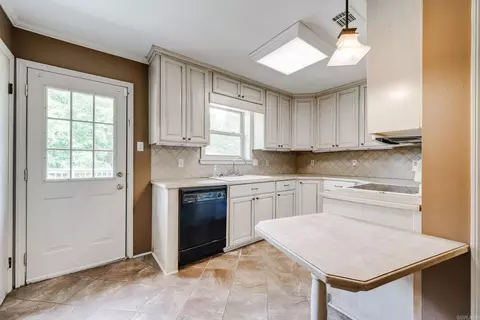 Kitchen - 1908 Berry Place Dr, Conway, AR 72032 photo 2 of 4