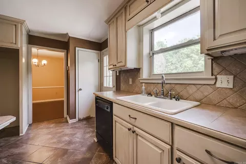 Kitchen - 1908 Berry Place Dr, Conway, AR 72032 photo 3 of 4