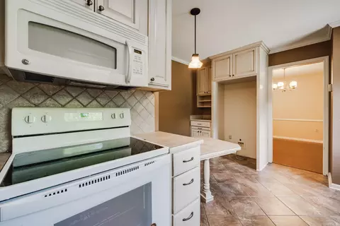 Kitchen - 1908 Berry Place Dr, Conway, AR 72032 photo 4 of 4