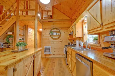 Kitchen - 115 Evergreen Ln, Marcella, AR 72555 photo 2 of 4