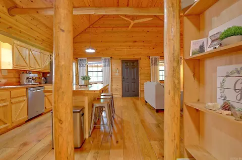 Entry Way - 115 Evergreen Ln, Marcella, AR 72555 photo 1 of 3