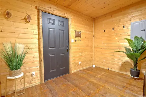 Entry Way - 115 Evergreen Ln, Marcella, AR 72555 photo 3 of 3