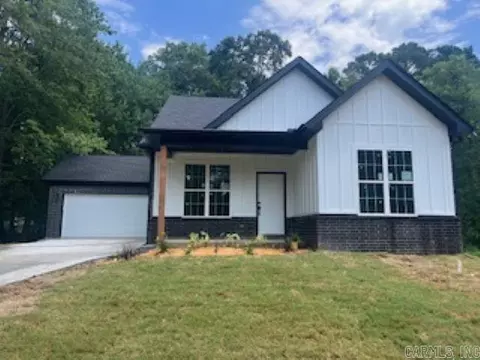 2022 Whitlock Dr, Benton, AR 72015 photo 1